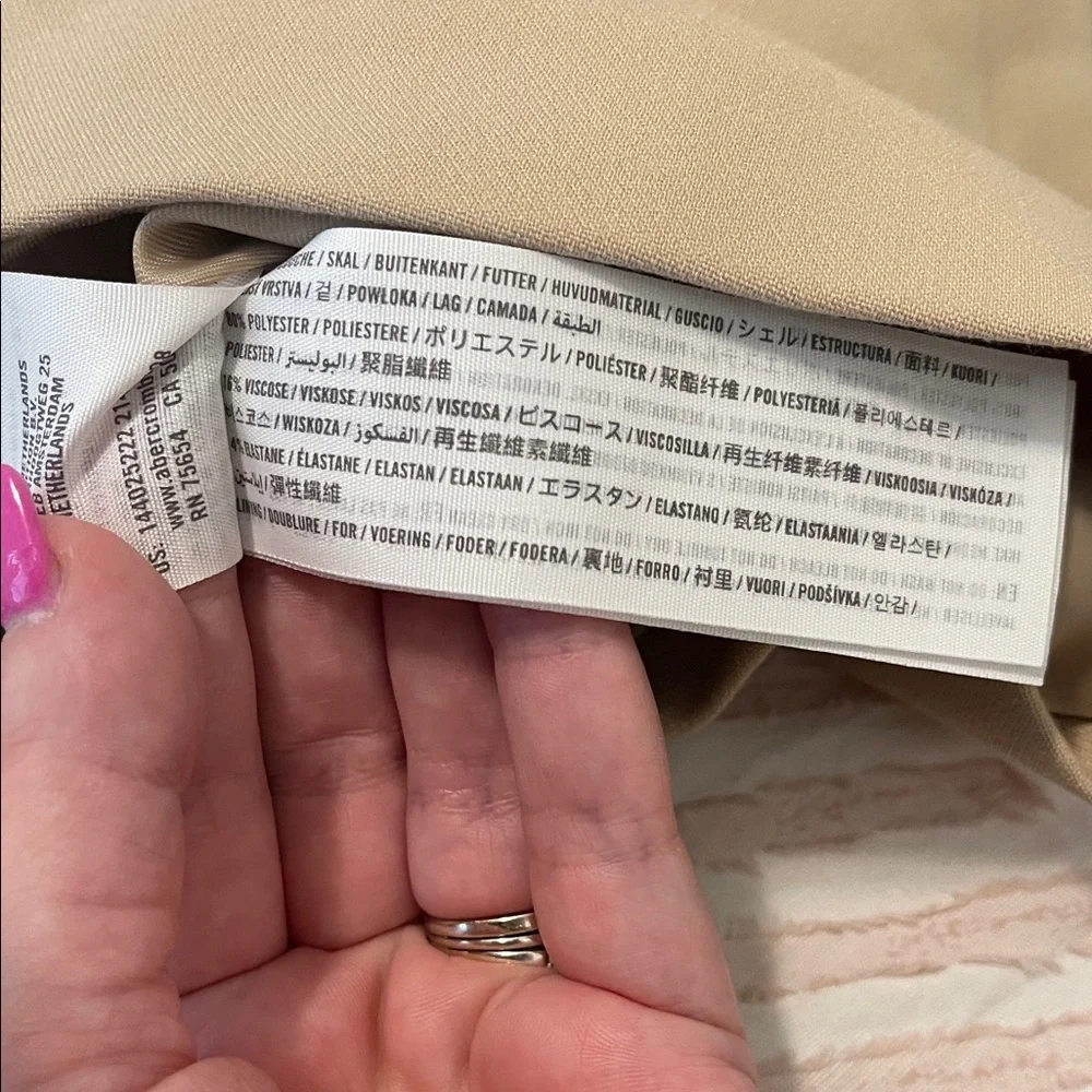 NWT! Abercrombie & Fitch Tan Cropped Blazer, Size XXL - Picture 8 of 8